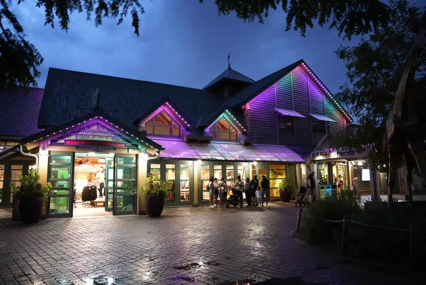 Happy's Lighting installation