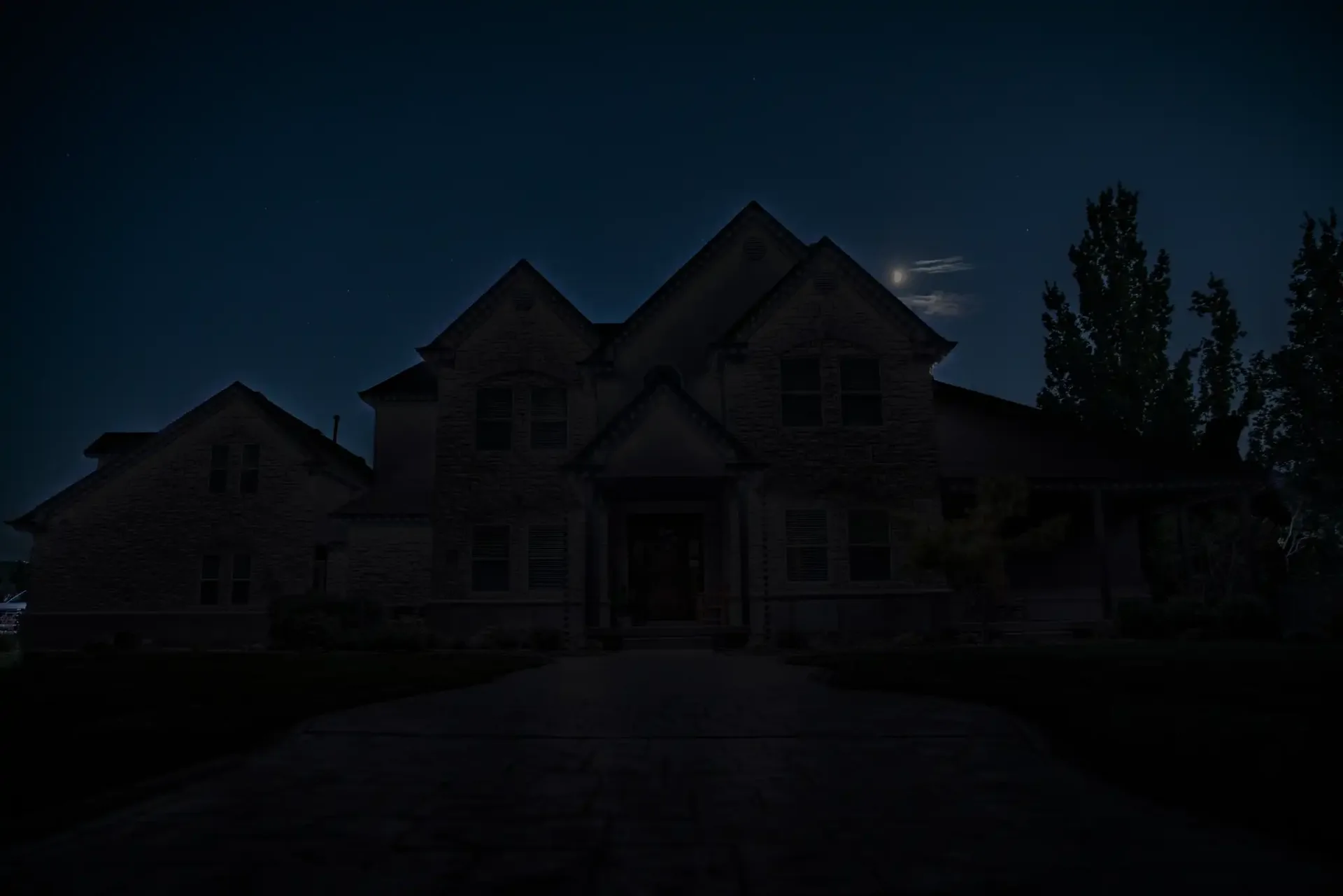 Full roofline in white security lighting
