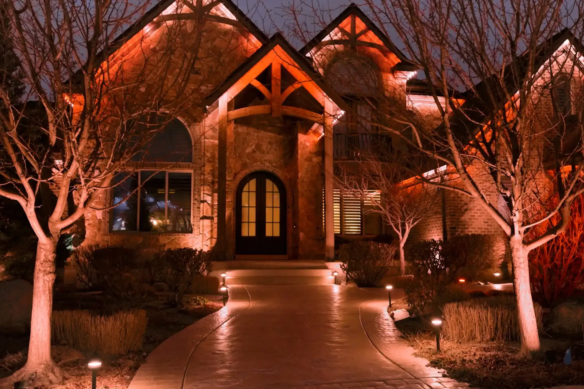 Home with autumn Happy's lighting