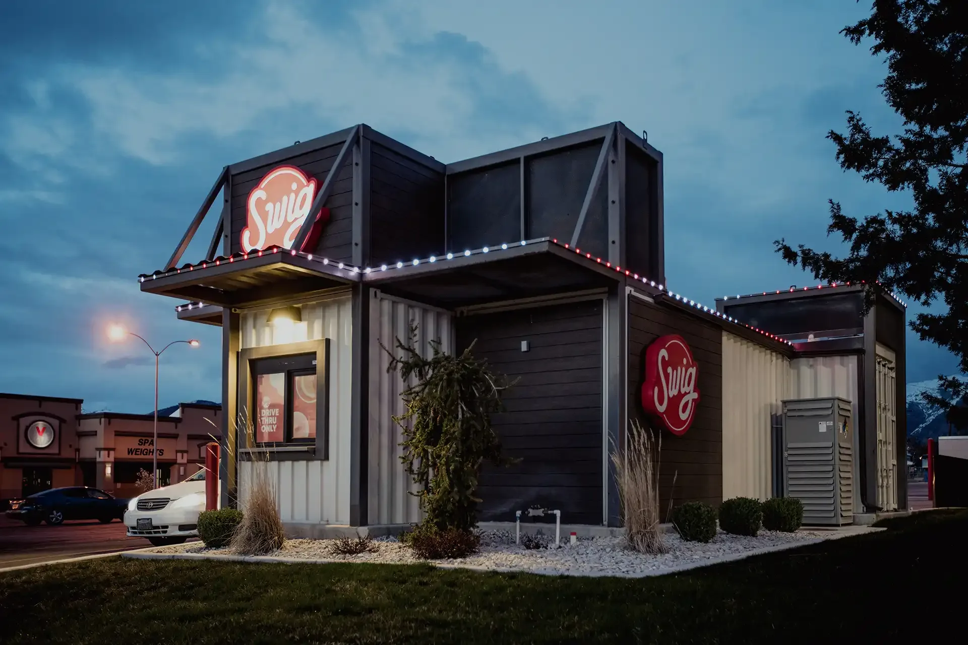 Commercial building with Happy's lighting