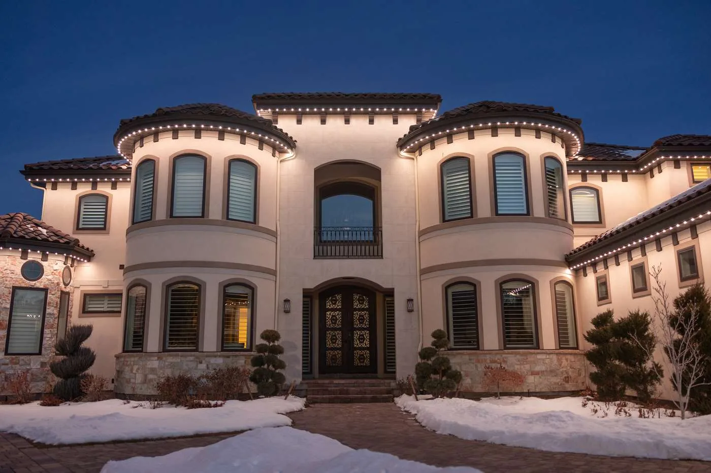 Home switching from white to holiday lighting