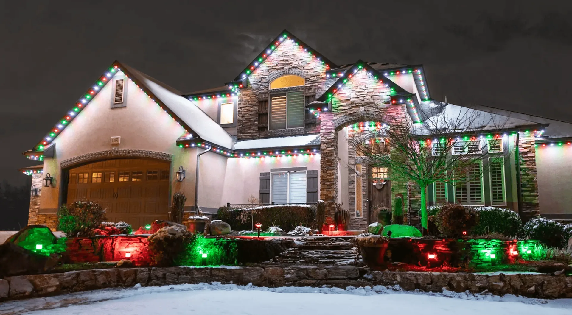 Home with Happy's holiday lighting